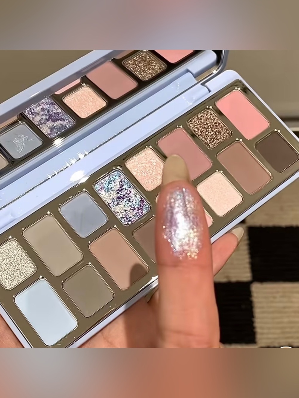 & Other Stories Multi-Finish Eyeshadow Palette — Pink, Silver & Rose Gold Tones